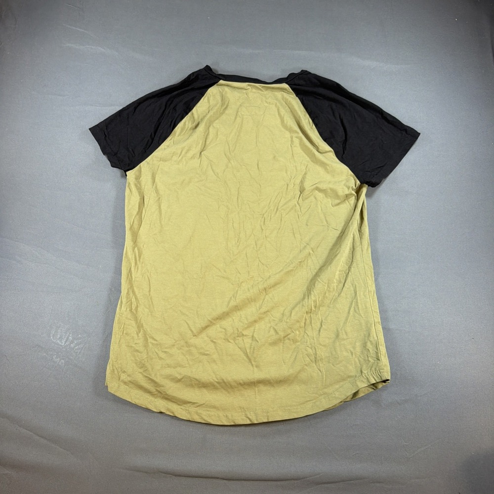 short-sleeve T-shirt featuring an Army green body Size Medium